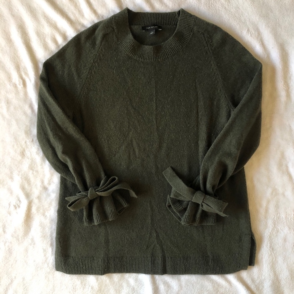 Ann Taylor Green Sweater Bow Sleeves